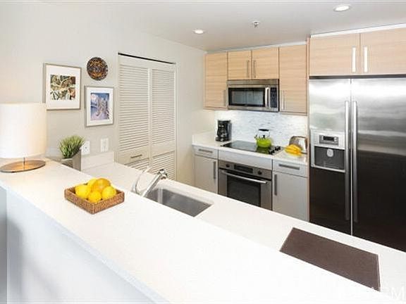 3rd image of 555 4th St Unit 507