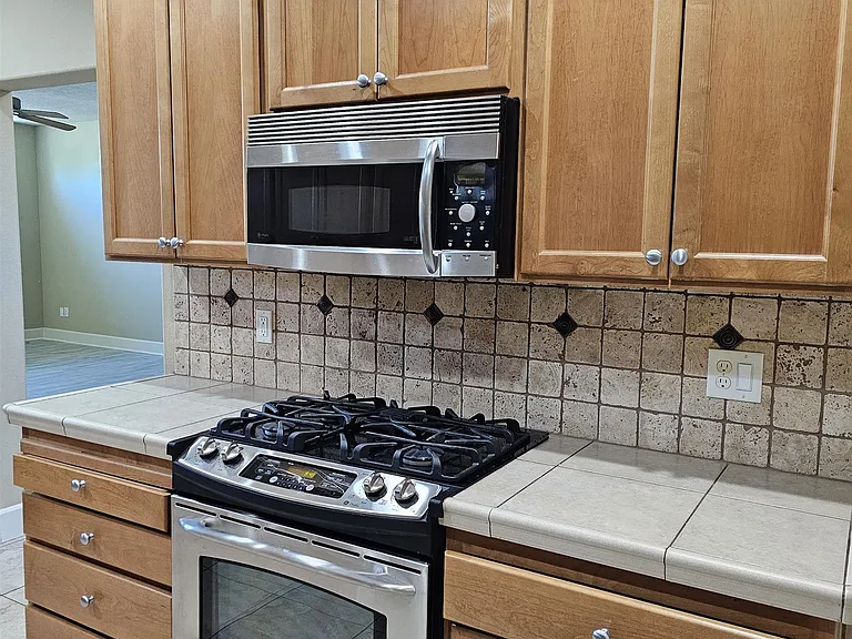493 Columbia Point Dr — Photo 7