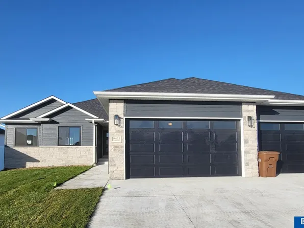 9421 Dalton Dr, Lincoln, NE 68516