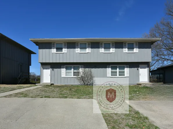 150 Fairlane St APT B, Lansing, KS 66043