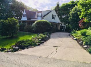 105 Hillard Dr, Pittsburgh, PA 15214