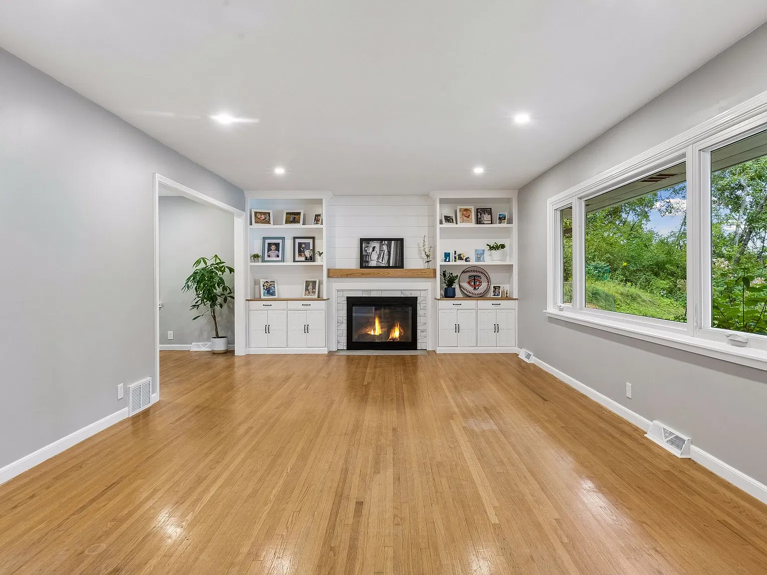 3 bed, 2295 sqft, $2,995 — Photo 3
