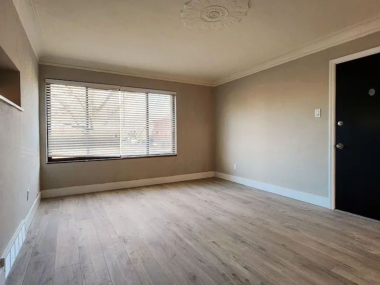 6266 Nottingham Avenue — Photo 4