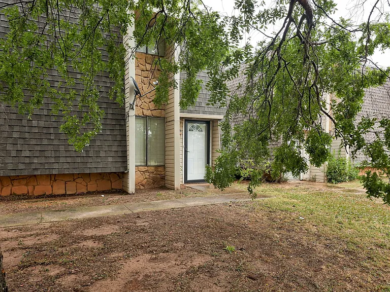 631 Welston Cir #631 — Photo 5