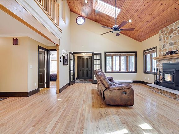 5th image of 3289 Birch Hill Dr