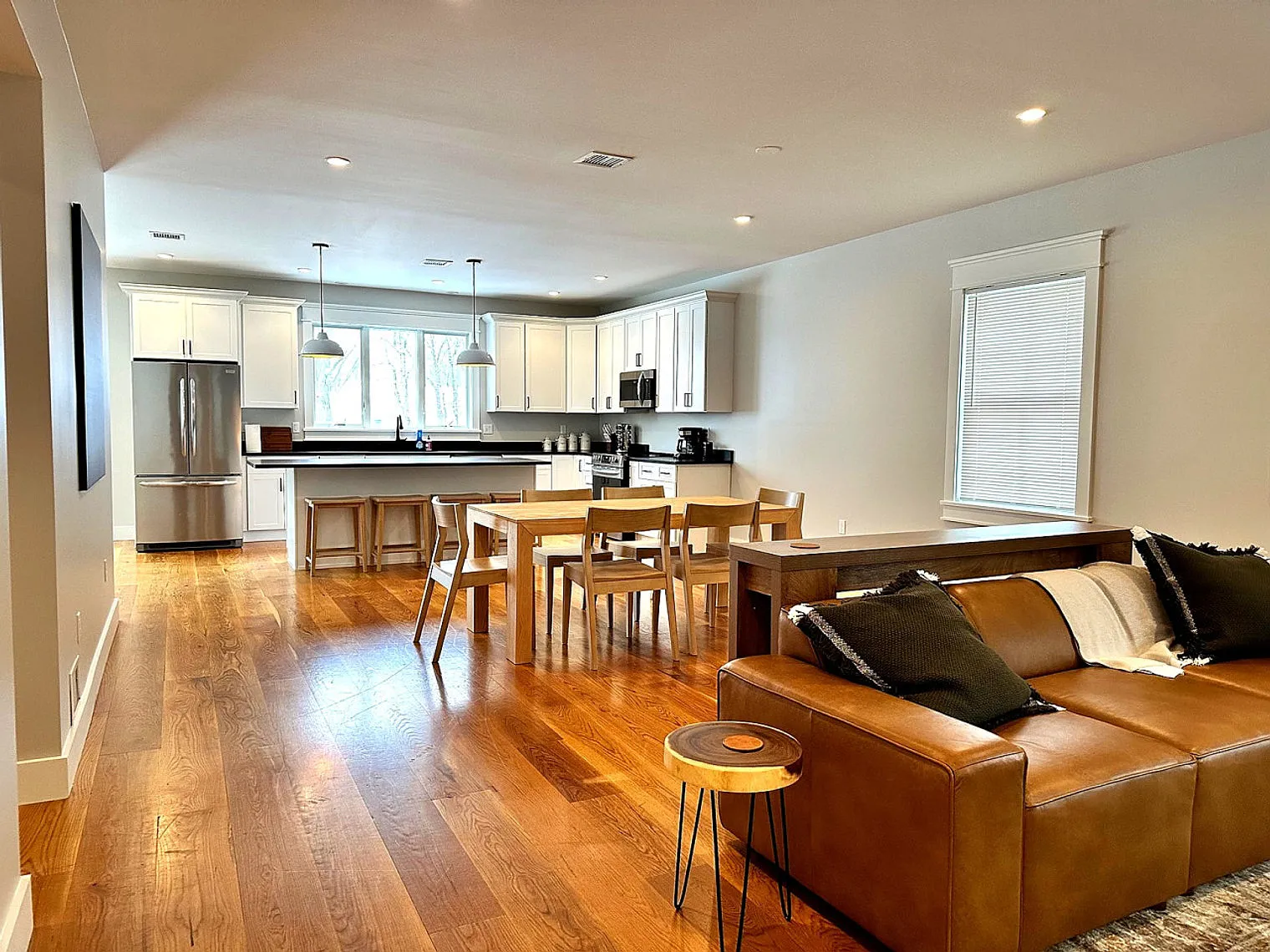 3 bed, 2.0 bath, $7,123 — Photo 1