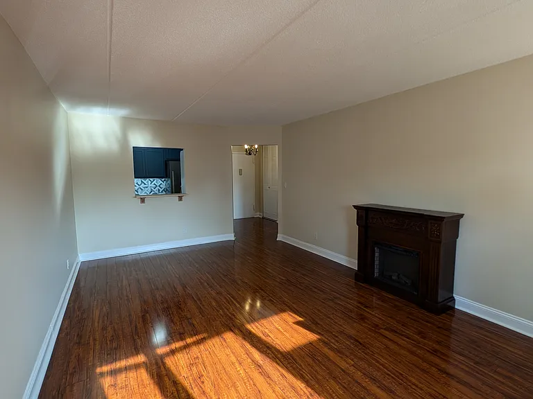 470 Halstead Ave #2S — Photo 6