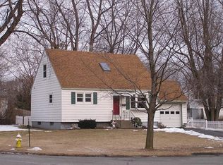 40 Tanglewood Rd, Albany, NY 12205