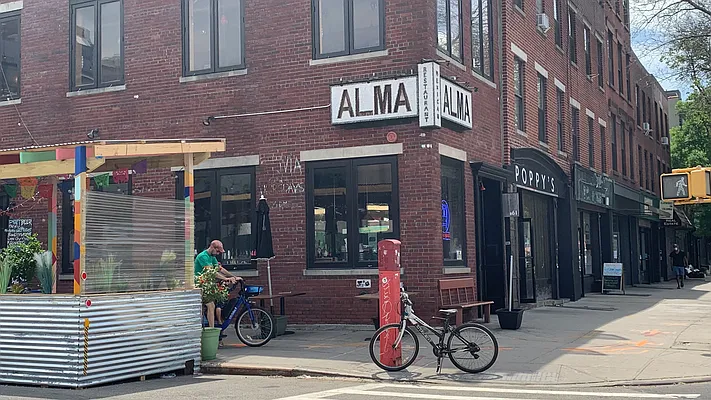 Sold by Avenue Sotheby's International Realty | media 18