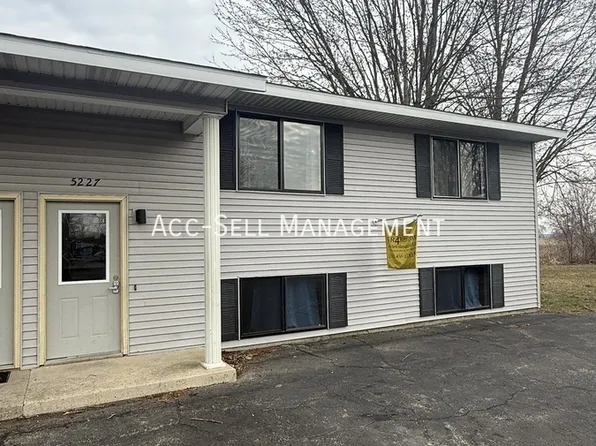 5227 Rich St, Allendale, MI 49401