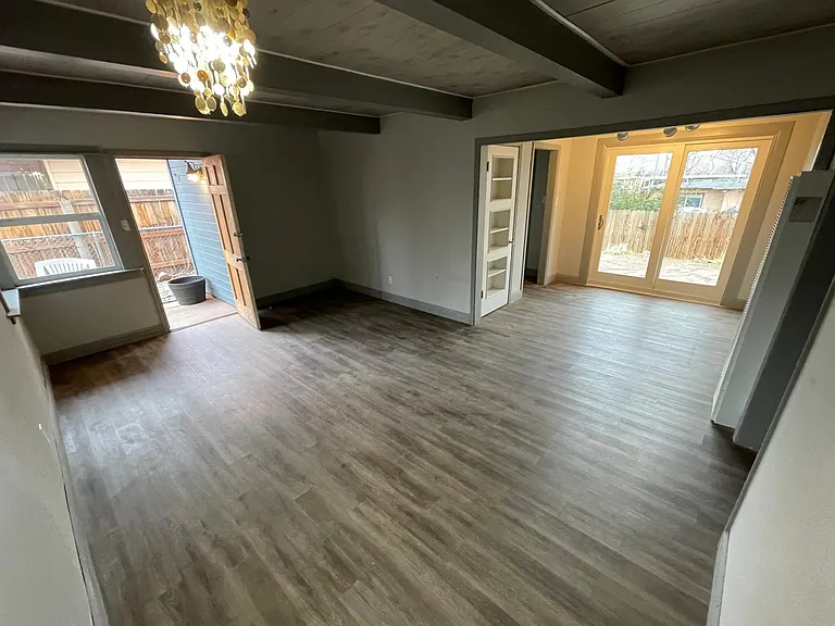 1752 Stratford Dr — Photo 4