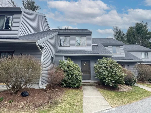 8 Chelsea Circle, South Burlington, VT 05403
