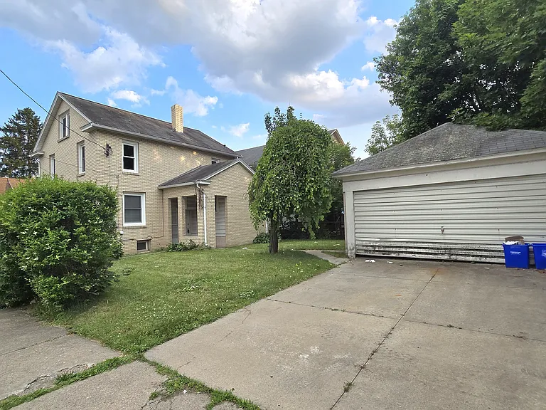 1911 Tracy St — Photo 15