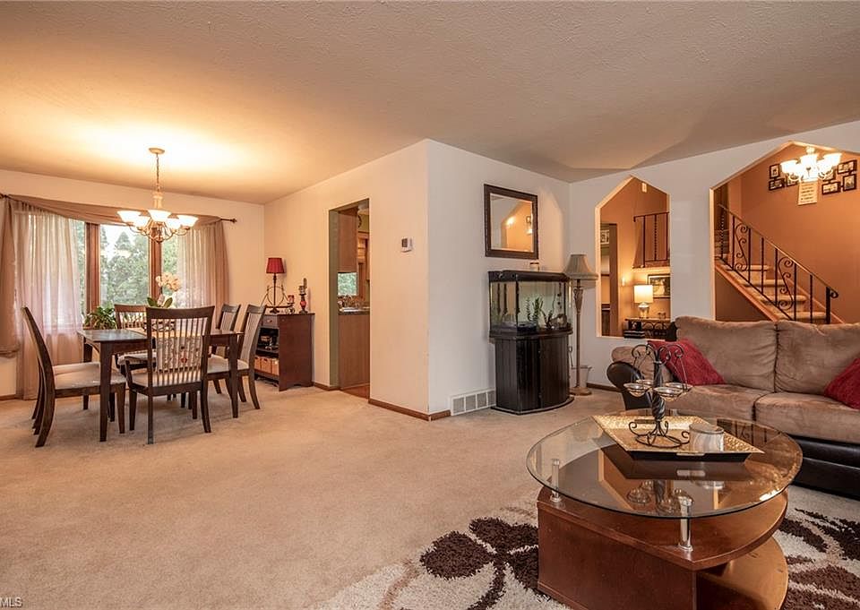 2nd image of 2610 Easthill Cir