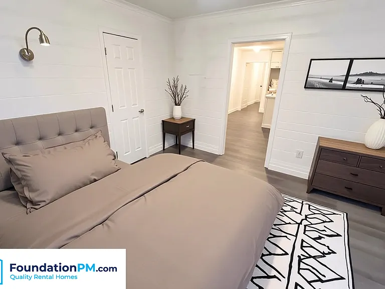 2773 Waverly Ave — Photo 16