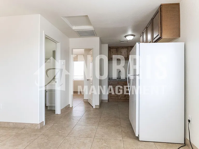 710 N Olive Ave — Photo 23