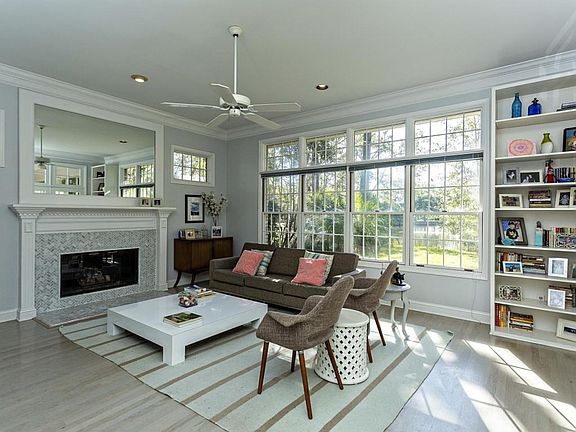 Bright Open FamilyRoom