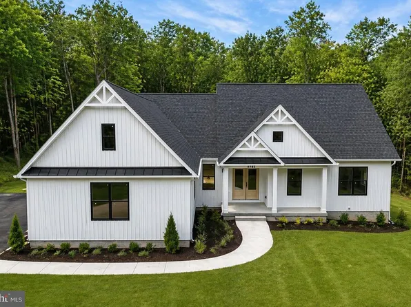 9529 Childacrest Dr, Boonsboro, MD 21713
