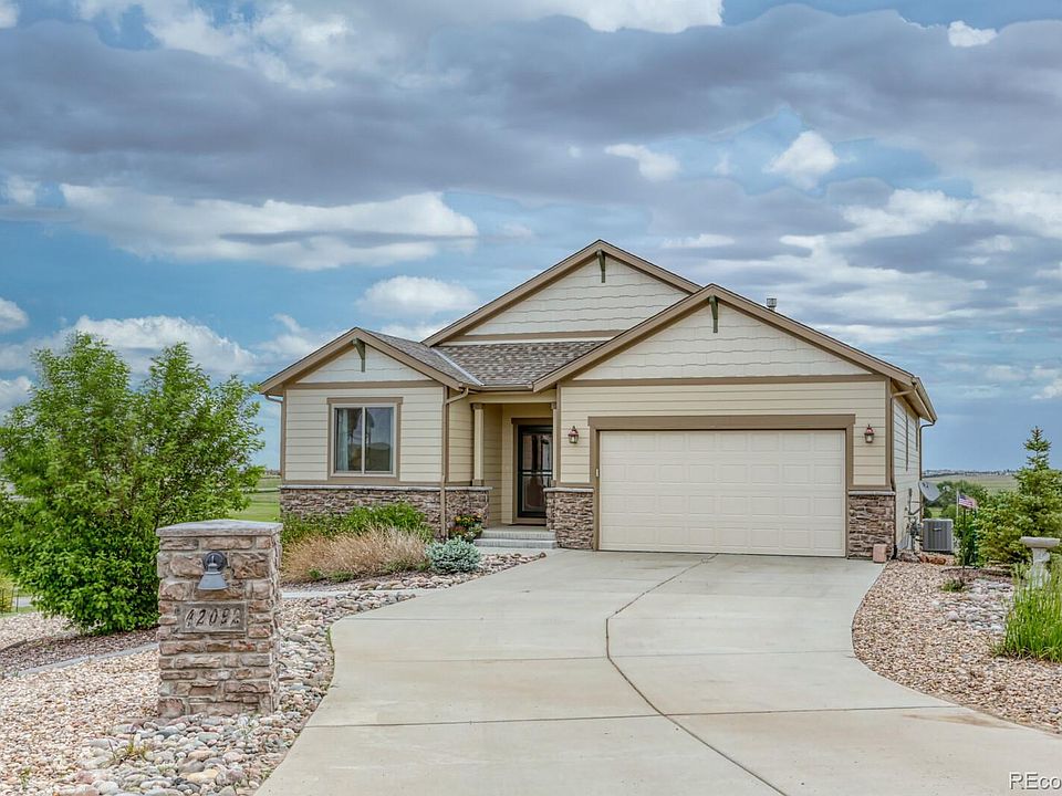 1st image of 42092 N Pinehurst Cir