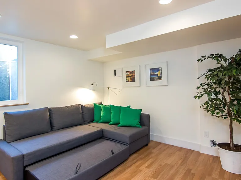 2628 NE Ainsworth St #B — Photo 5