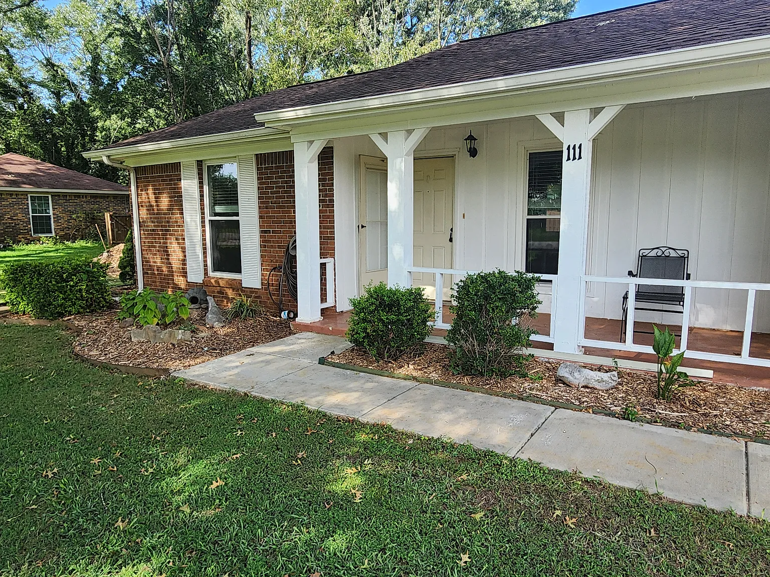 3 bed, 1.5 bath, 1286 sqft, $1,500 — Photo 2