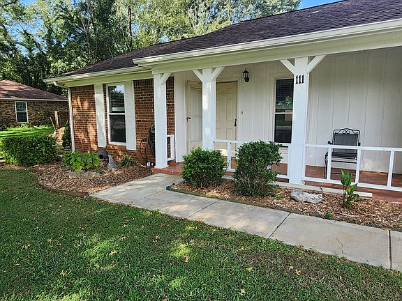 2nd image of 111 Woodlawn Dr