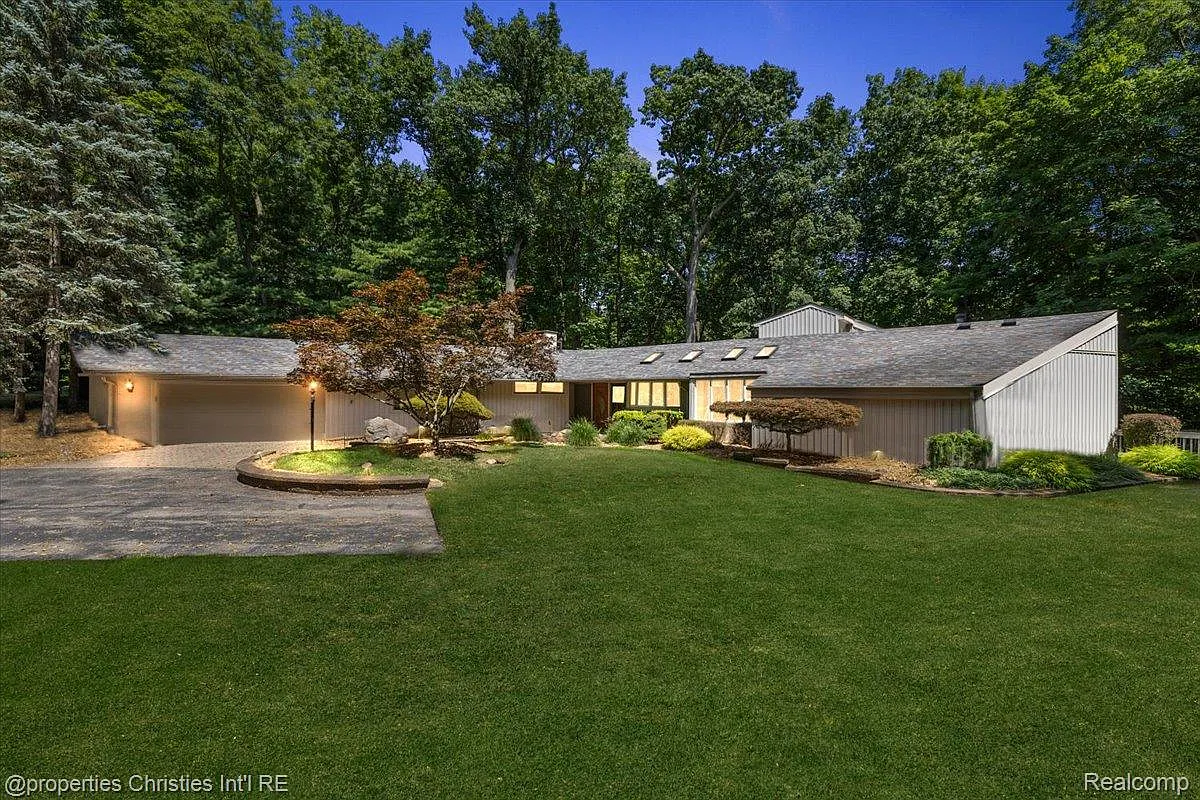 34448 Quaker Valley Rd photo 1