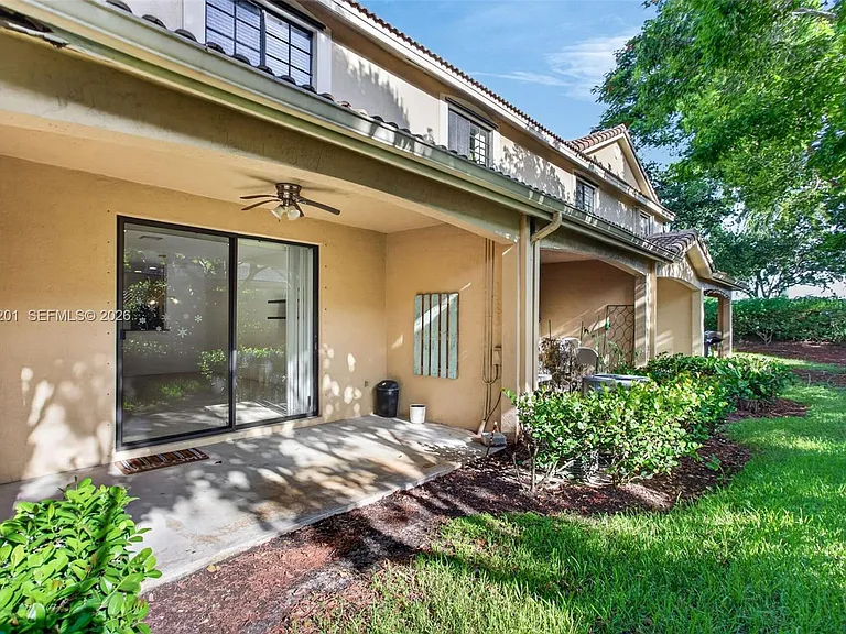 3969 Orange Tree Ln #3969 — Photo 5