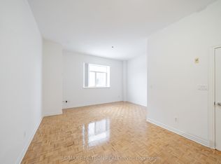 1407 Dupont St #210, Toronto, ON M6H 4J7