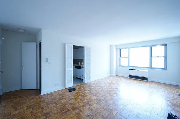 Rented by Bond New York | media 27