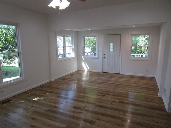 4th image of 403 Garfield St