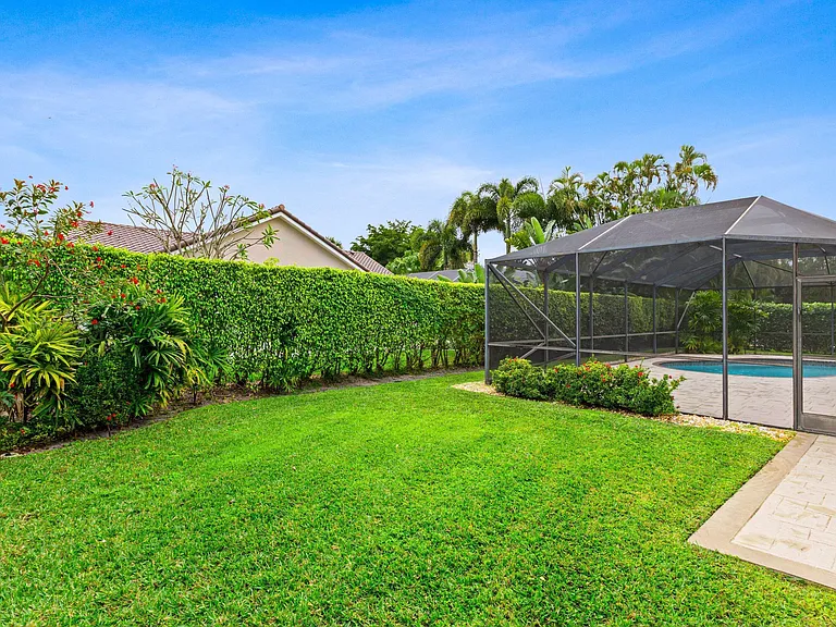 4720 NW 28th Ave — Photo 32