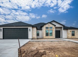 404 Pitaya Ln, Del Rio, TX 78840