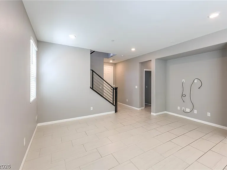 2508 Valdanos Pl — Photo 4
