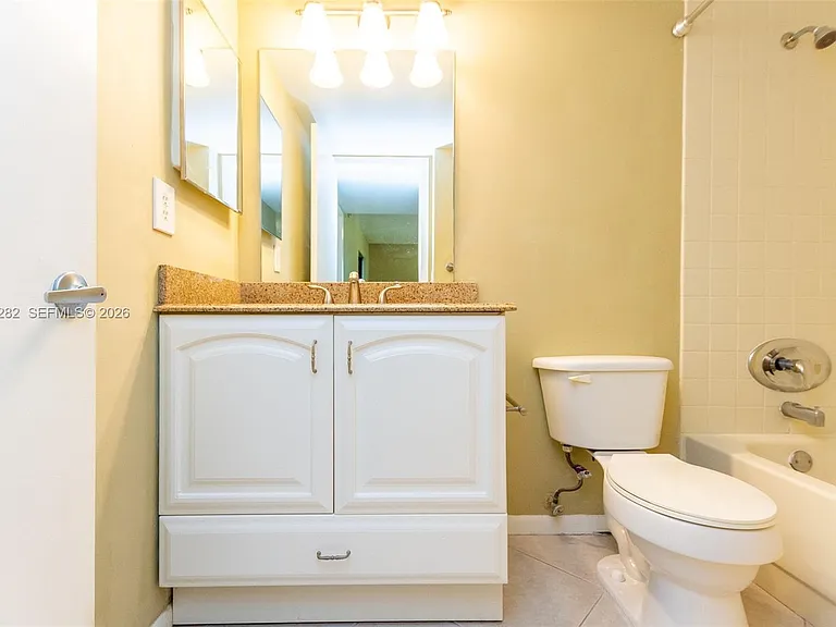 5721 Riverside Dr #202B5 — Photo 26