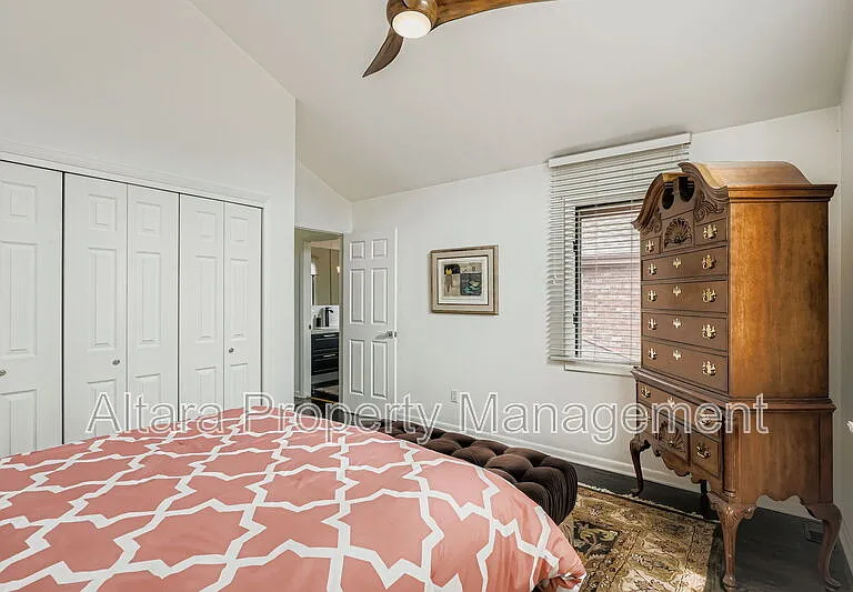 287 S Holly St — Photo 12