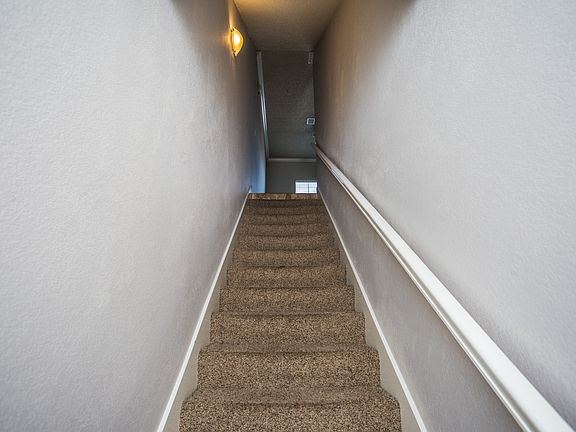 2nd image of 2108 Main St Unit 4