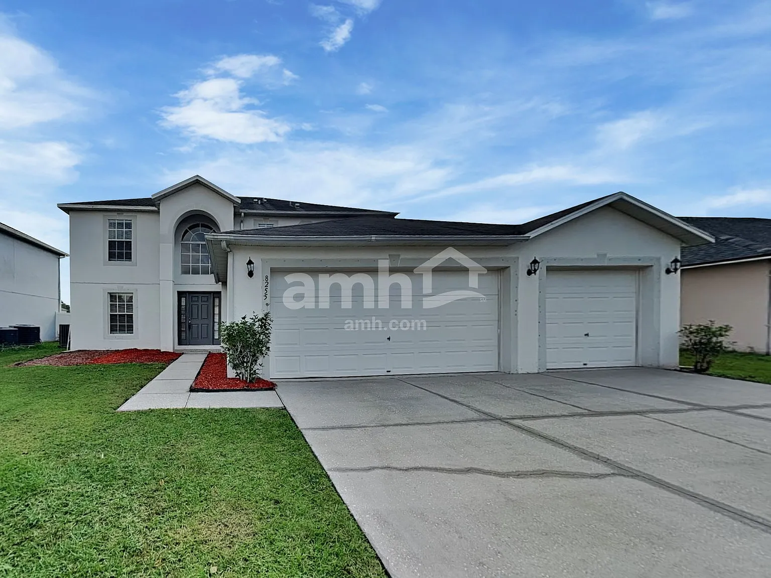 4 bed, 2.5 bath, 2208 sqft, $2,450 — Photo 1