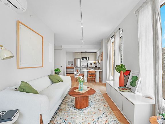 3rd image of 16 West St #926