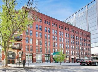 225 W Huron St APT 305, Chicago, IL 60654