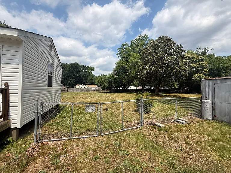 1840 Powell Rd — Photo 8