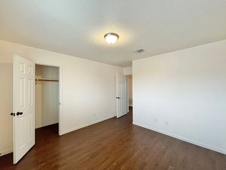 6701 University Village Way — Photo 20