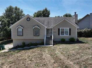 2009 SW Sterling Dr, Lees Summit, MO 64081