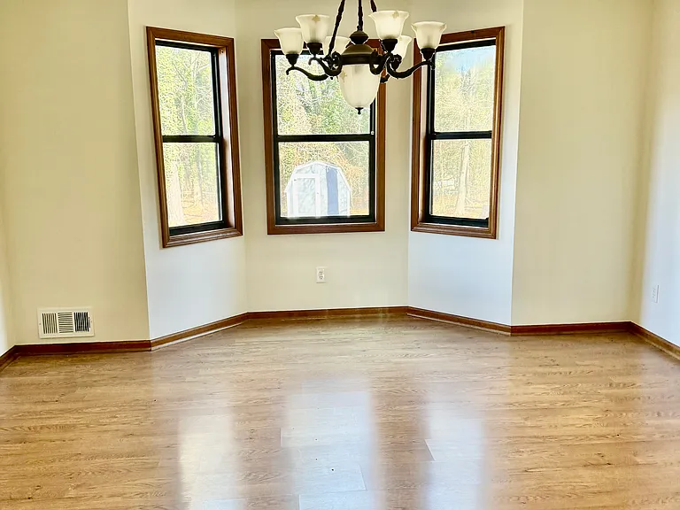 1130 Fieldgate Rd — Photo 3