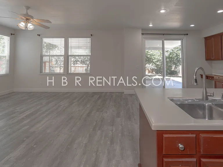 1825 Saint Moritz Ct — Photo 8