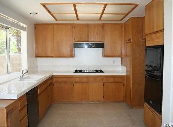 5th image of 23 Matisse Cir