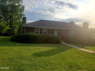 405 7th St, Newport, TN 37821