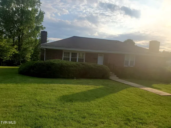 405 7th St, Newport, TN 37821