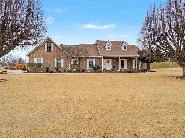 1219 Bobwhite Ave, Springdale, AR 72764