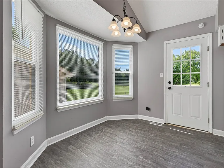 91 Grassmire Dr — Photo 10